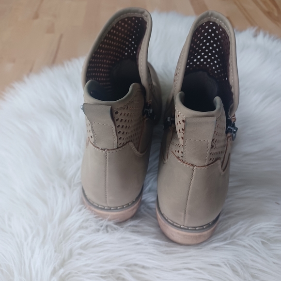 {Pierre Dumas} Ankle Boots in Beige - Picture 5 of 8